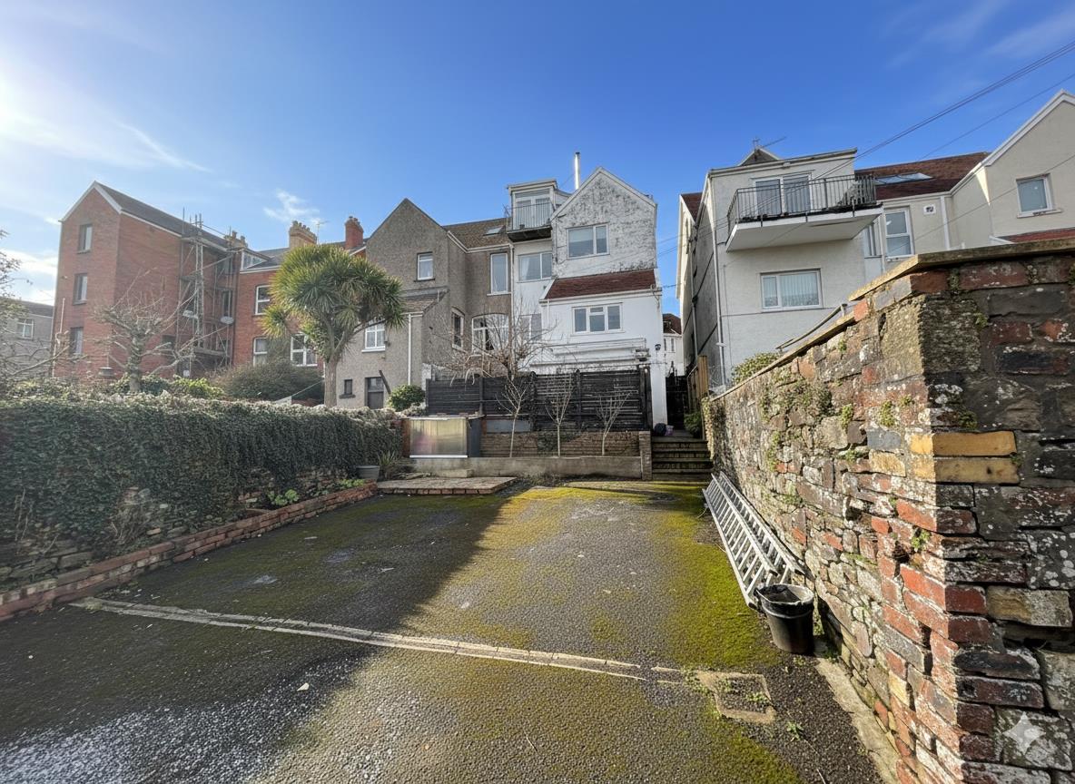 Eversley Road, Sketty, Swansea, SA2 9DB